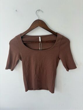 Rylee + Cru Women’s Scoop Neck Quarter Sleeve Top - Brown